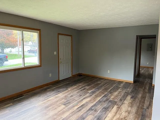 3 bed, 925 sqft, $1,500 — Photo 3