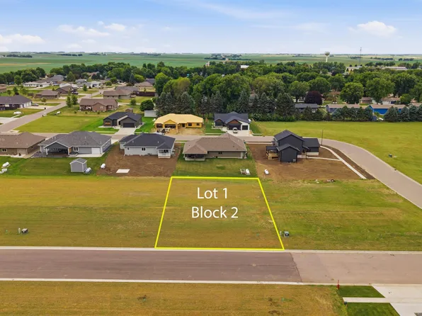 1404 Castle St, Larchwood, IA 51241