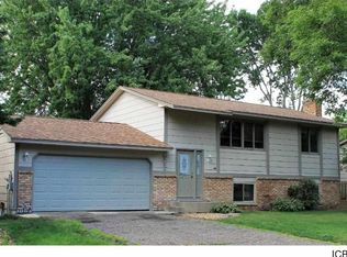 6233 Annapolis Ln N, Maple Grove, MN 55311