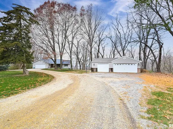 298 Vesta Dr, Metamora, IL 61548