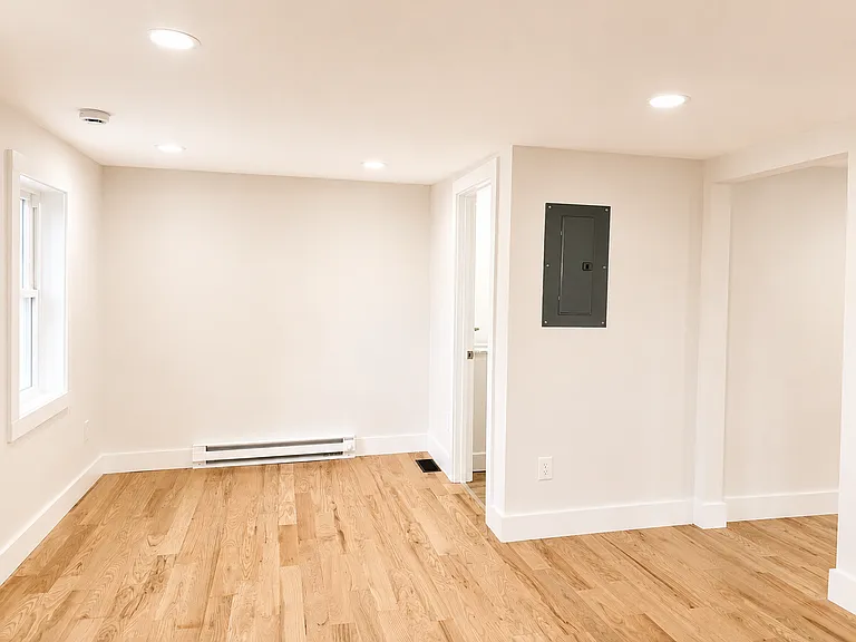 10-12 H St — Photo 29