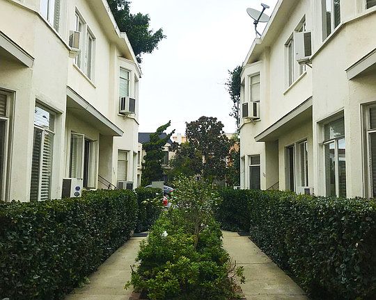 3rd image of 9304 W Olympic Blvd