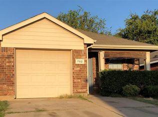 752 River Garden Dr, Fort Worth, TX 76114