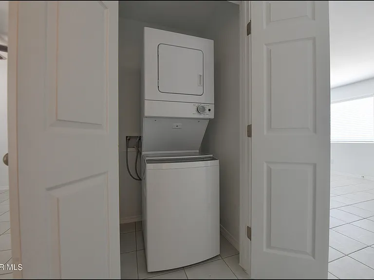 4626 Maxwell Ave #C — Photo 25