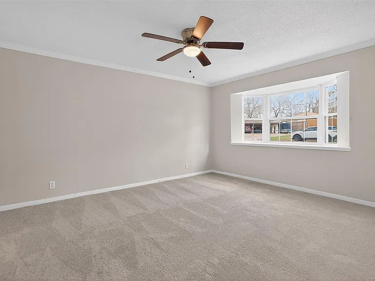 112 Kirkwood Ln — Photo 40