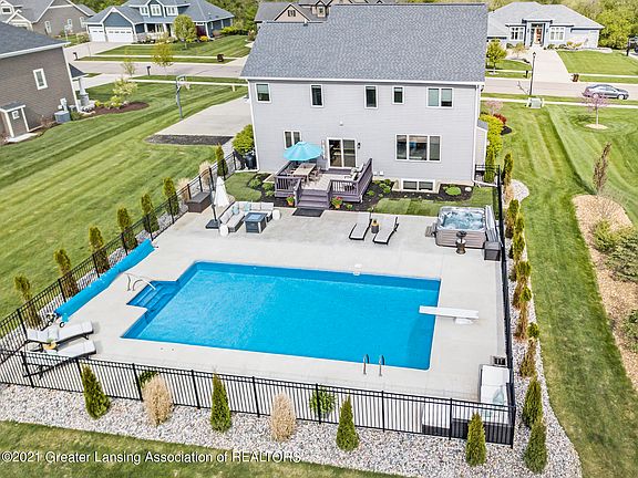 5th image of 6085 Sacramento Way