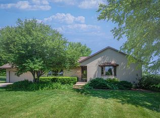 11468 W Cross Rd, Galena, IL 61036