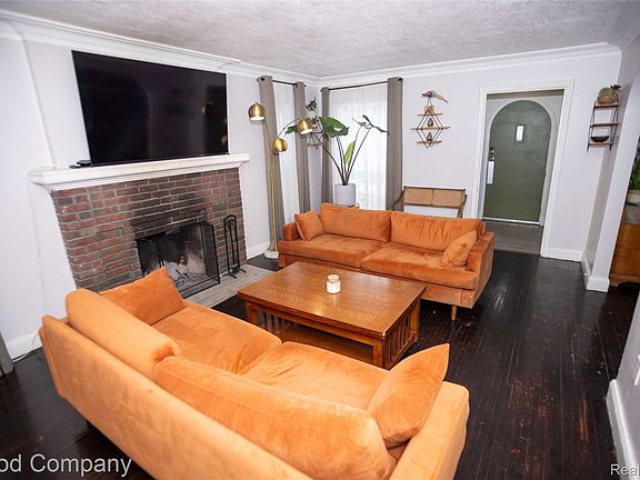 5th image of 16241 Inverness St