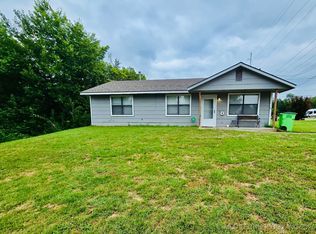 219 E 10th Ave, Bristow, OK 74010