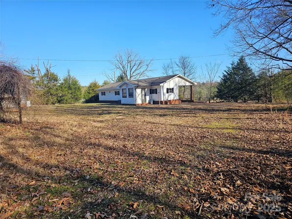 211 Forgotten Ln, Gastonia, NC 28016