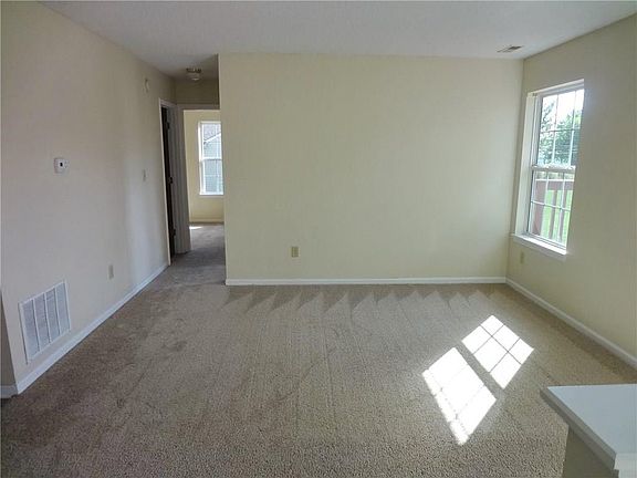 2nd image of 2129 N Fleetwood Dr