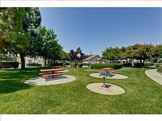 4th image of 1277 Tea Rose Cir