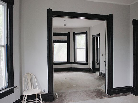 5th image of 10061 S Avenue L