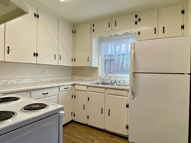 729 Asbury Rd — Photo 8