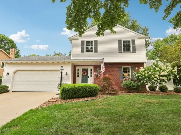 8771 Suncrest Dr, Poland, OH 44514