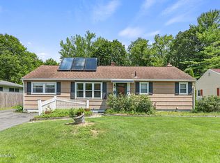 8 Velma Ave, Pittsfield, MA 01201
