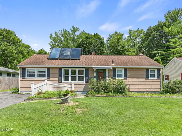 8 Velma Ave, Pittsfield, MA 01201