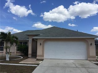 2213 SE Santa Barbara Pl, Cape Coral, FL 33990
