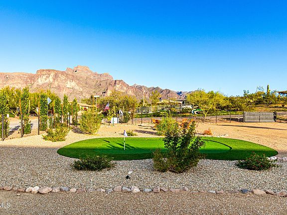 5th image of 990 N Muleshoe Rd