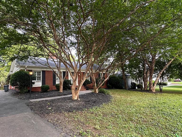 3143 Pinehurst Pl — Photo 2
