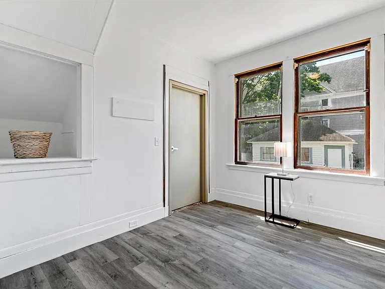 212 Maple St #1 — Photo 28