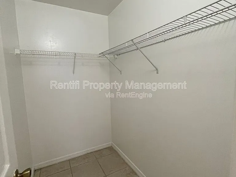 1128 Homer Ave S — Photo 5
