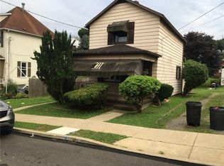 215 Lowell St, Vandergrift, PA 15690