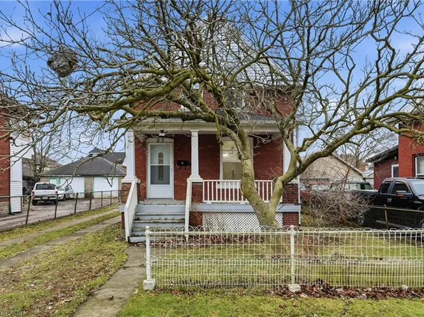 27 Albert St, Welland, ON L3B 4L1