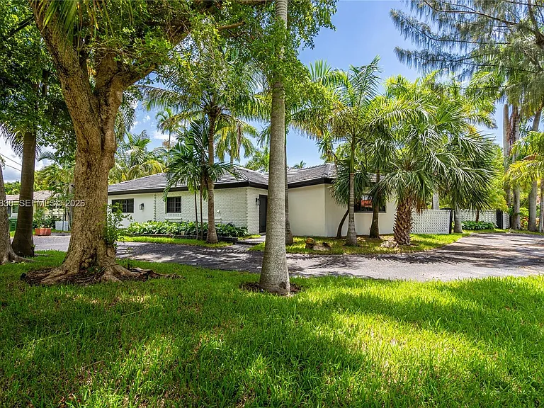 2500 Bayview Dr — Photo 85