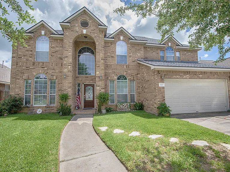 2213 Jernigan Frd — Photo 1