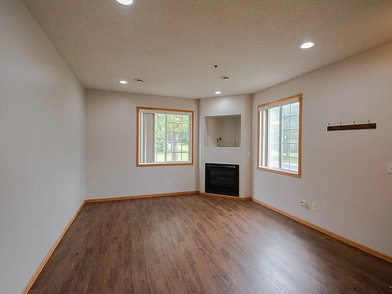 2827 Agate Pl NW — Photo 2
