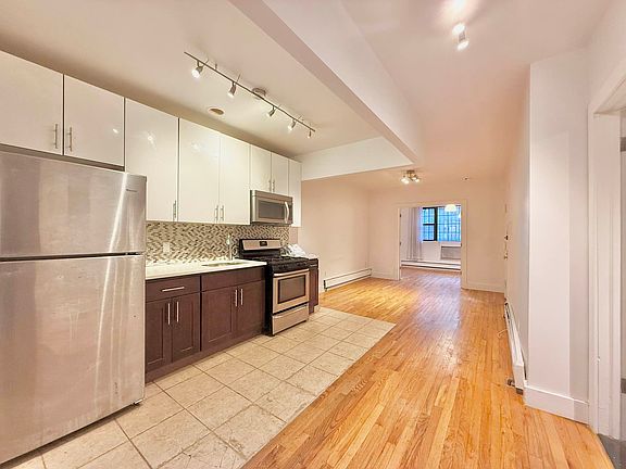 2nd image of 432 Franklin Ave APT 1