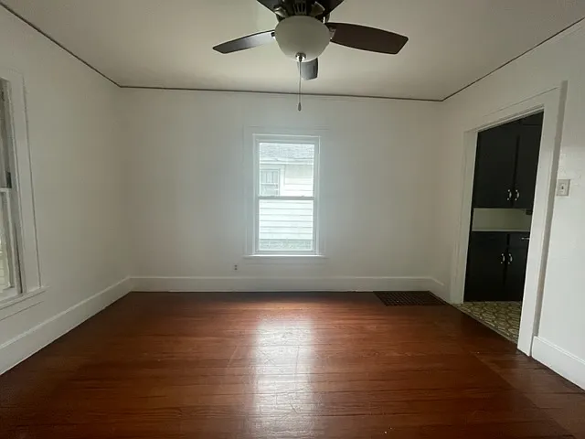 1141 N College St — Photo 7
