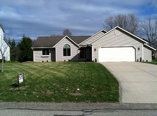 10541 River Bluff Trl, Zeeland, MI 49464