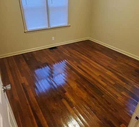 4th image of 2032 N Bolton Ave