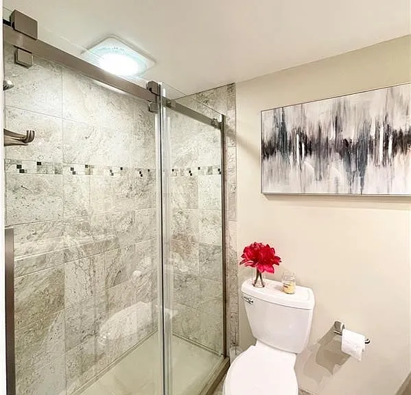 8423 Bubbling Springs Dr — Photo 31