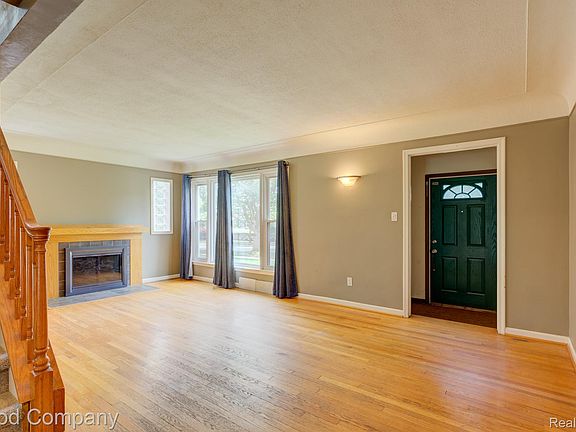 3rd image of 1921 McDonald Ave