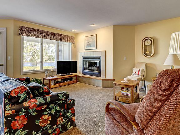 4th image of 820 S Harbor Dr Unit 2