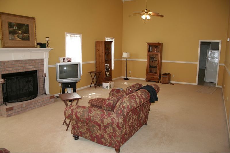 1st image of 143 Williamstown Dr