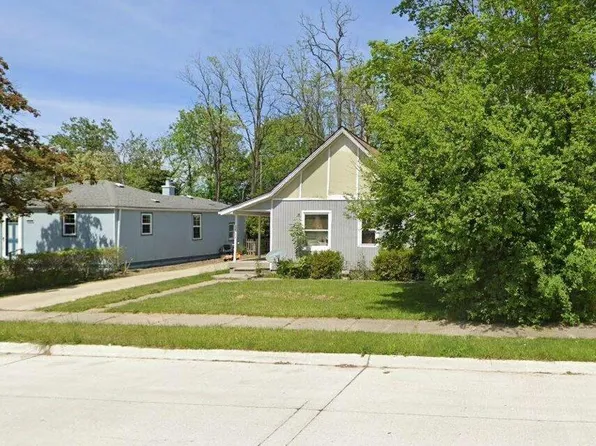 26358 Moses St, Flat Rock, MI 48134