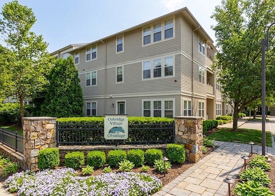 1st image of 2-209 Harvest Dr