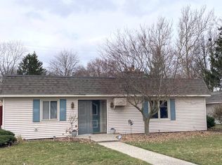 5440 Hilltop Dr, Bay City, MI