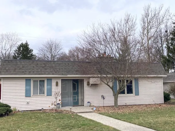 5440 Hilltop Dr, Bay City, MI 48706