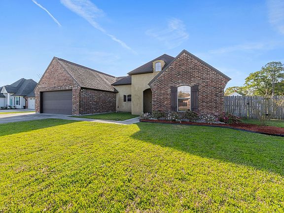2nd image of 1032 Live Oak Cir
