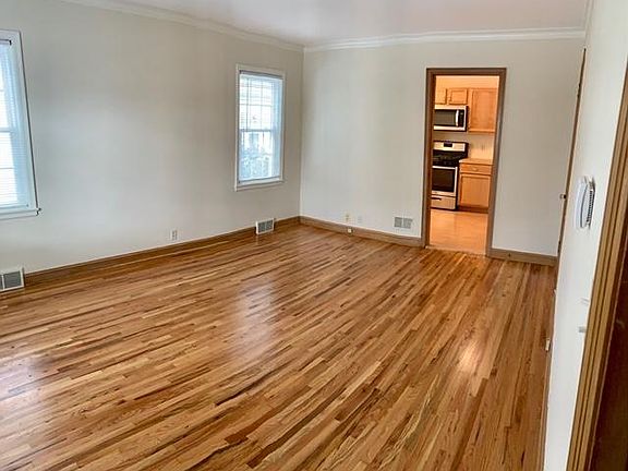 2nd image of 4953 Beard Ave S