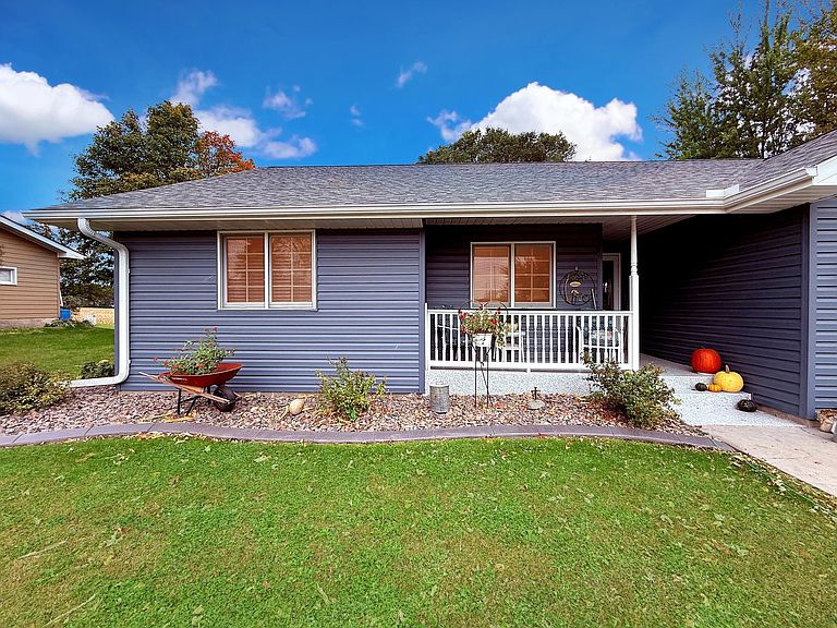 Listing photo 4