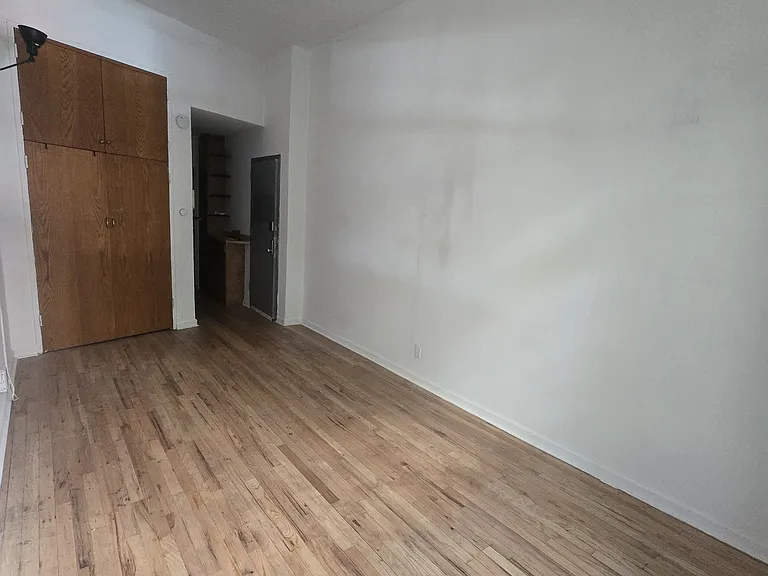 414 E 88th St #1D — Photo 11