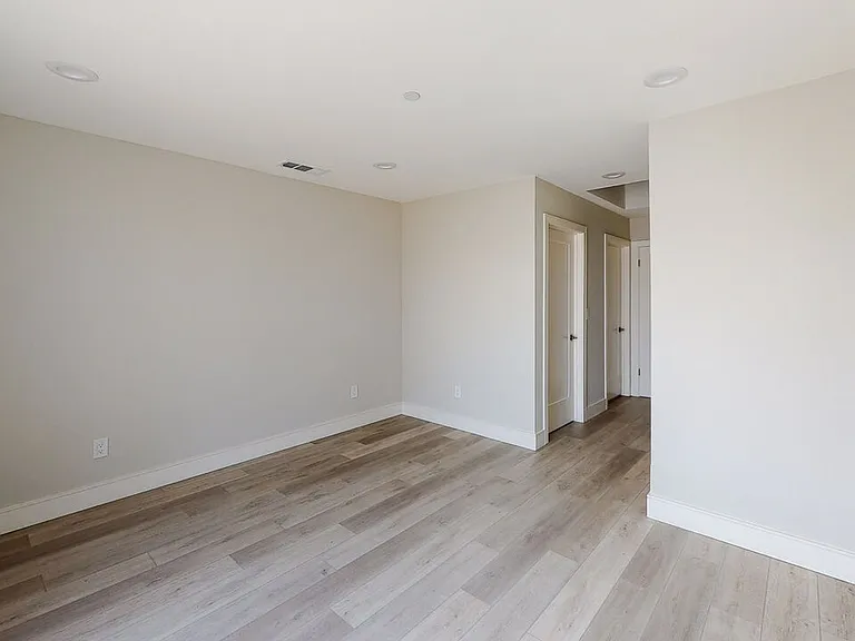 953 N Mariposa Ave #2 — Photo 25