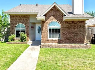 2102 Westmore Dr, Moore, OK 73170