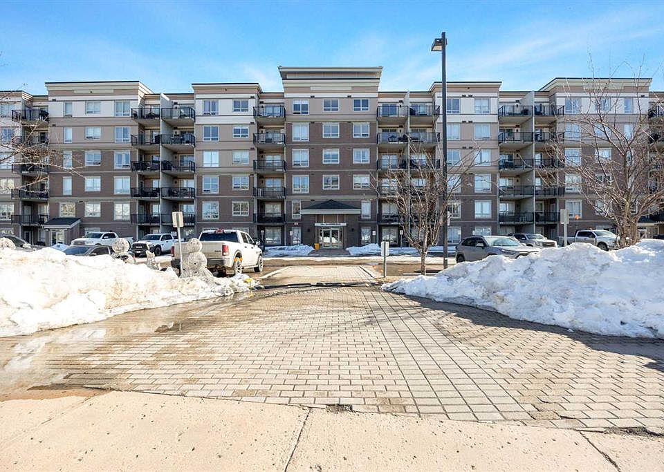 1st image of 136 A NW Sandpiper Rd #302